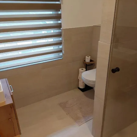 Camping, Bring Your Tent, Or Caravan 营地